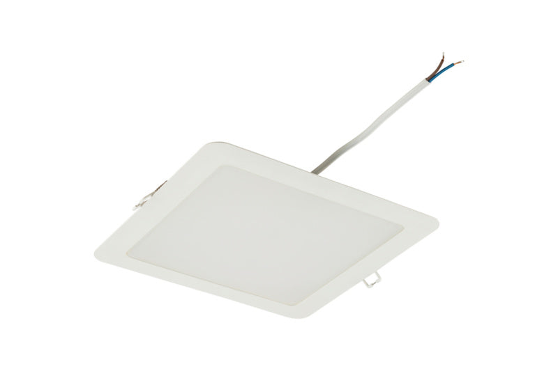 LED-Einbauleuchte mit schlankem Design und warmweißem Licht für verschiedene Räume.