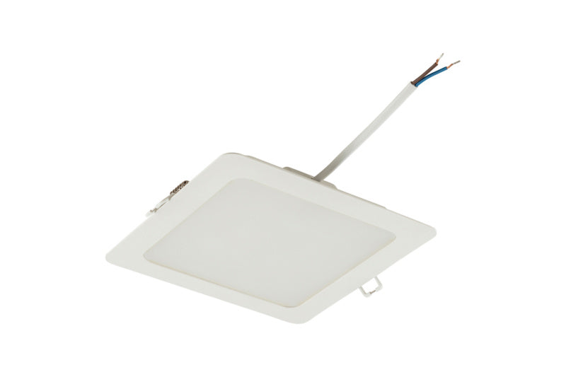 LED-Einbauleuchte mit schlankem Design, geeignet für verschiedene Räume und einfache Installation.