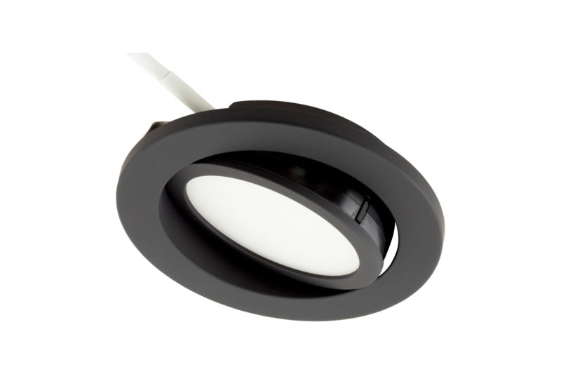 Runde LED-Einbauleuchte mit schlankem Design und warmweißem Licht für Deckenmontage.