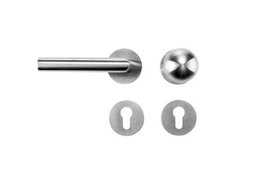 Edelstahl-Türdrücker mit mattierter Oberfläche und ergonomischem Design für Objektbereiche.