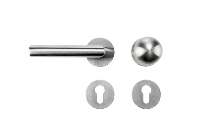 Edelstahl-Türdrücker mit mattem Finish, geeignet für Brandschutz- und Paniktüren.