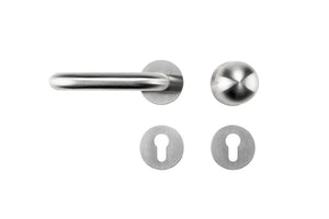 Edelstahl-Türdrücker mit mattem Finish, geeignet für Brandschutz- und Paniktüren.