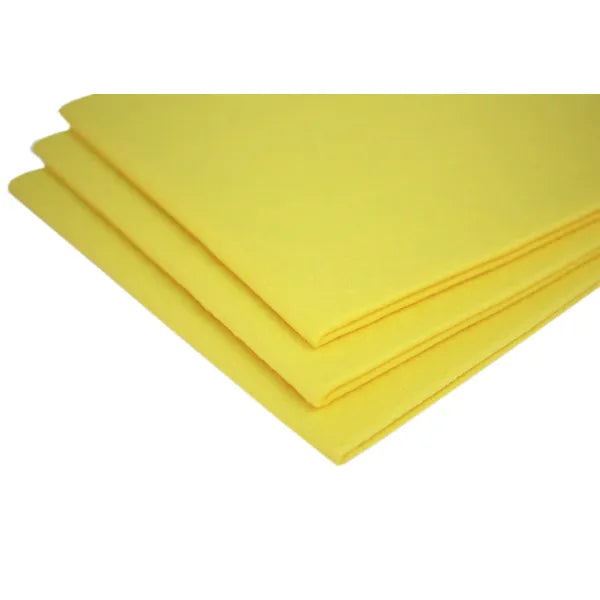 Drei gelbe Feuchttücher von M24–meiko, einzeln verpackt.