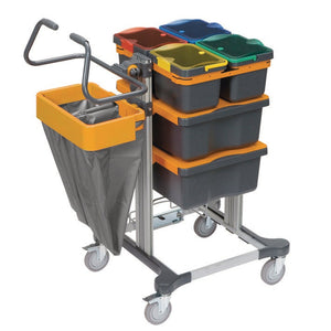 Ein kompakter Reinigungswagen mit mehreren Behältern und einem Wäschebeutel.