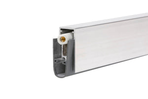 Automatische Türabdichtung TRABDI-AT48 in eleganter Oberfläche mit 835 mm Länge.