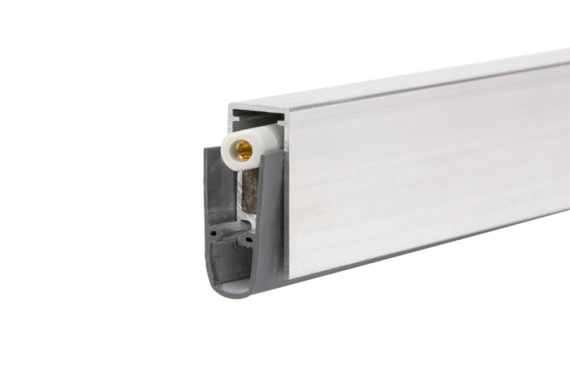 Automatische Türabdichtung TRABDI-AT48 in eleganter Oberfläche mit 835 mm Länge.