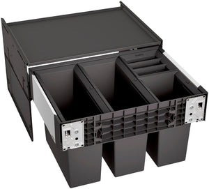 Mülltrennsystem mit mehreren Fächern und farbcodierten Behältern für die Küche