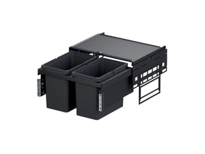 Anthrazitfarbenes Mülltrennsystem für Küche mit mehreren Behältern und Deckeln zur Abfalltrennung.