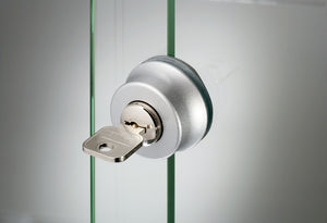 Silbernes Glastürschloss ZB-GLASTSCHL-SHIEBTR-GSB25/50 für Schiebetüren, robust und elegant.