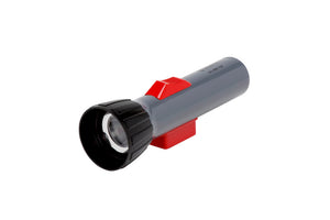 Robuste Taschenlampe TLA mit verstellbarem Zoom und bis zu 1000 Lumen Lichtstärke.