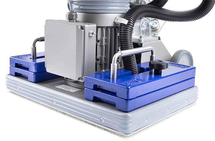 JÖST Bodenschleifmaschine mit blauen Gewichten und integriertem Staubsauger.