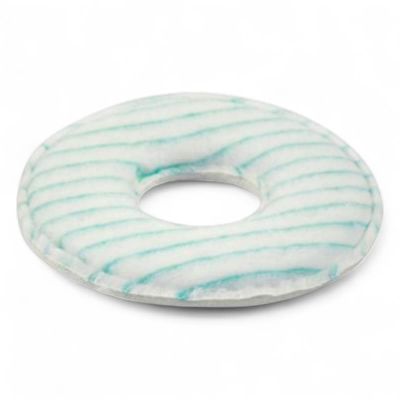 Ein rundes Reinigungspad mit blauen Streifen.