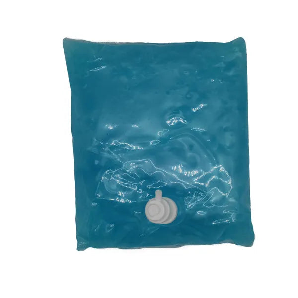 Eine blaue 800ml Flasche Handdesinfektionsmittel mit weißem Ausgießer.