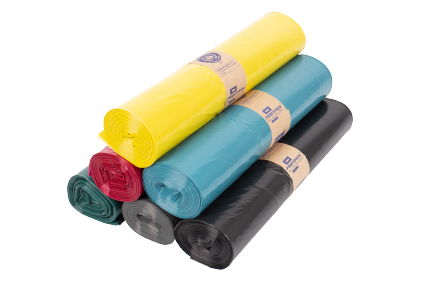 Rollen von bunten LDPE-Müllsäcken in verschiedenen Farben.