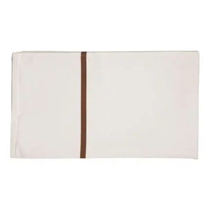 Weißer Wäschesack mit braunem Streifen.